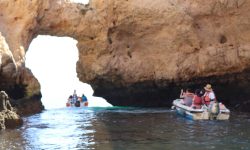 grottenfahrt_ponta_de_piedade_lagos_1_1920x690