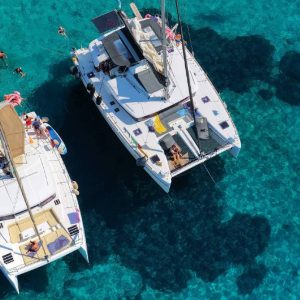 Πλέοντας στη Ντία