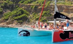 robinson_katamaran_under_sailing_600x218_featured