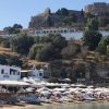 Lindos mit dem Boot "Captain Sparrow"