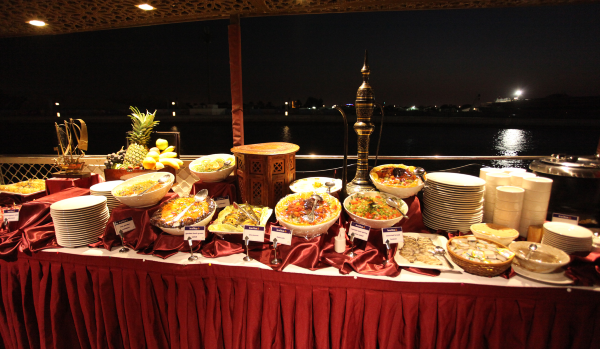 Večera na krstarenju kanalom – Slika 3